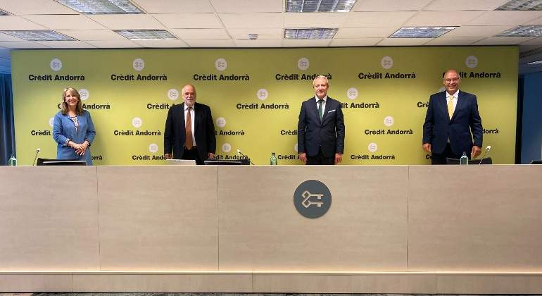 Catedra-Credit-Andorra-IESE_-Conf-Blockchain_1.jpg