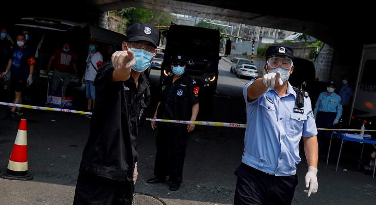 coronavirus-policia-china-reuters.jpg