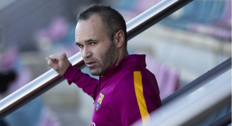 Iniesta-entreno-2016-efe.jpg