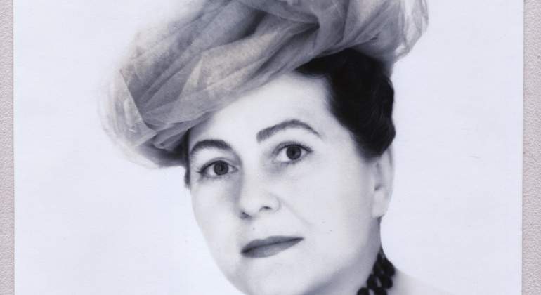 gorro-portada-balenciaga.jpg