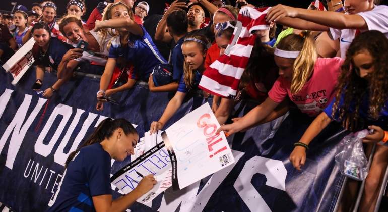alex-morgan-autografos-getty.jpg