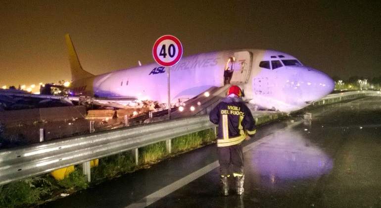 avionitaliacarretera-reuters.jpg