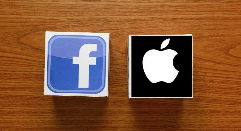 facebook-apple-770.jpg