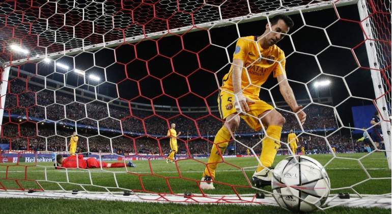 Busquets-Pelota-Calderon-2016-reuters.jpg