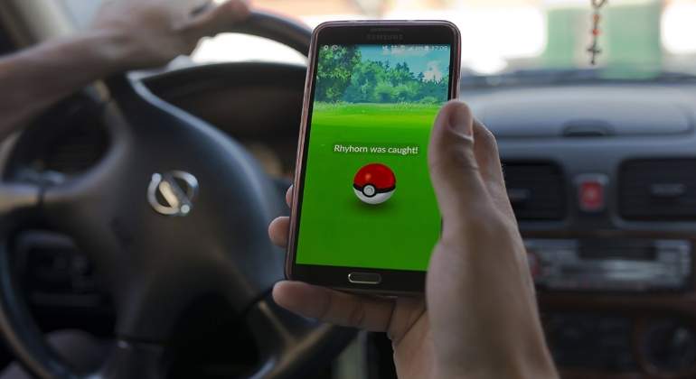 pokemon-go-coche.jpg