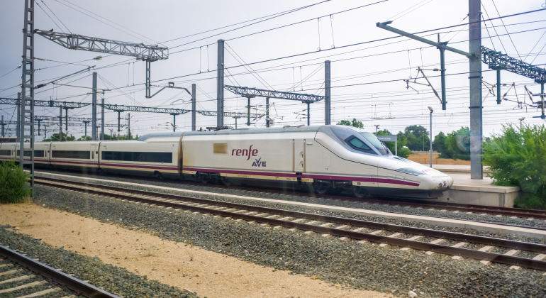 ave-renfe-larga-distancia.jpg