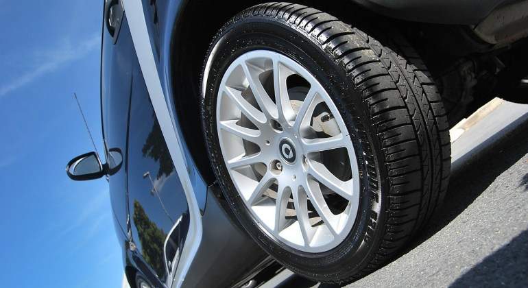 rueda-repuesto-coche-pixabay.jpg