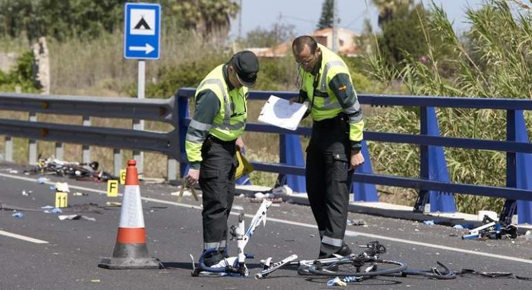 guardia-civil-accidente-oliva-ciclistas-efe.jpg