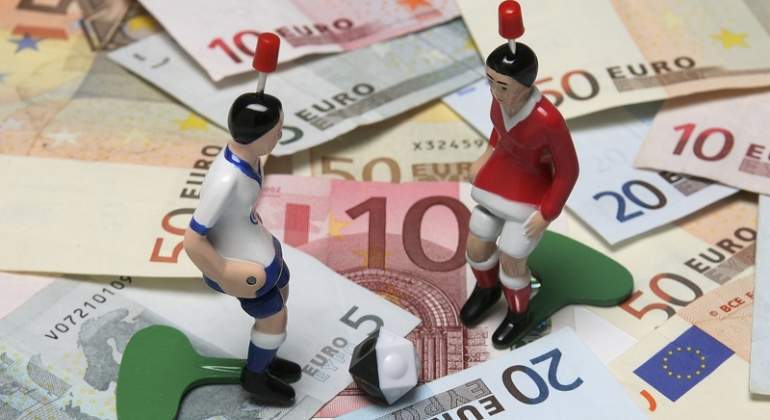 Futbol-euros-Dreamstime.jpg