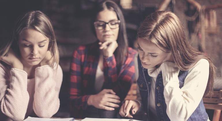 estudiantes-chicas.jpg