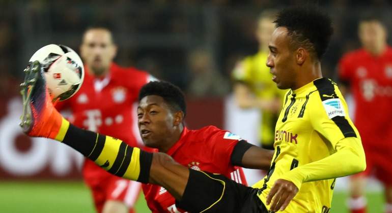 Aubameyang-Alaba-Borussia-Dortmund-Bayern-Munich-2016-reuters.jpg