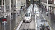 Iberia y Renfe negocian aliarse y llevar viajeros de avión en AVE a Barajas