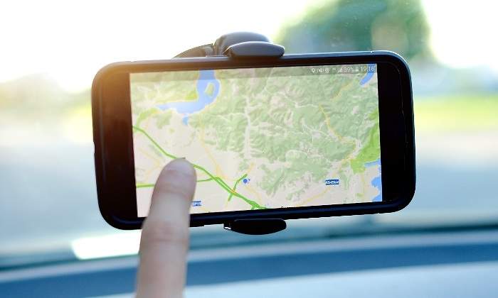 gps-movil-coche.jpg