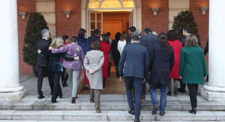 gobierno-ministros-sanchez-espaldas-moncloa-ep.jpg
