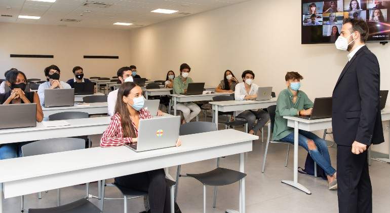 clase-ceu.jpg