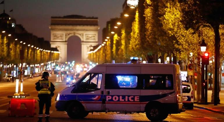 campos-eliseos-ataque-paris-20abril-reuters.jpg