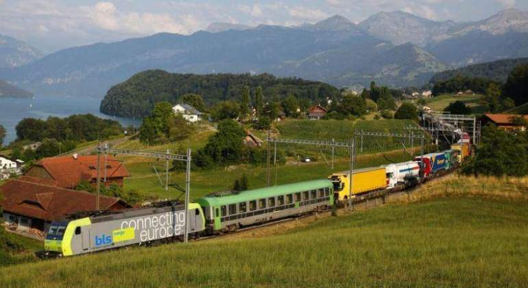 autovia-camiones-770.jpg