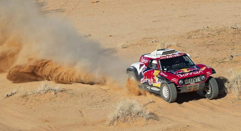 carlos-sainz-sexta-etapa-dakar-efe.jpg