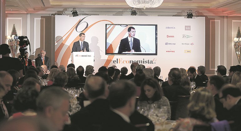felipe-discurso-aniversario-economista-770.jpg