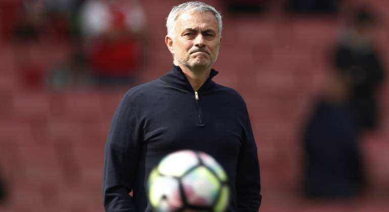 mourinho-balon-reuters.jpg