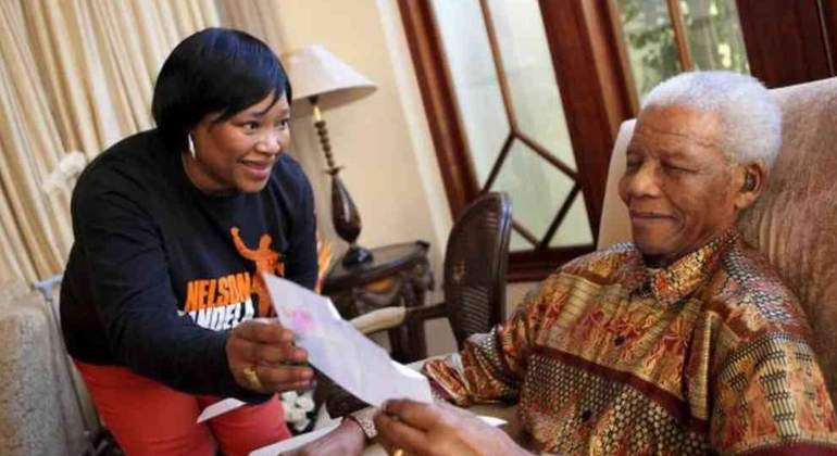 zindzi-mandela-nelson-muerte.jpg