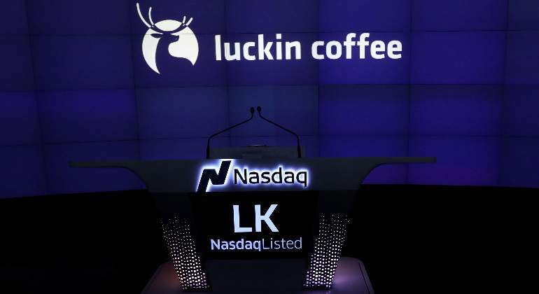 debut-nasdaq-wall-street-luckin-coffee-starbucks-chino-17mayo2019-reuters-770x420.jpg