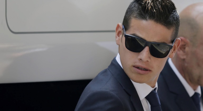 James-Rodriguez-gafas-sol-2016-efe.jpg