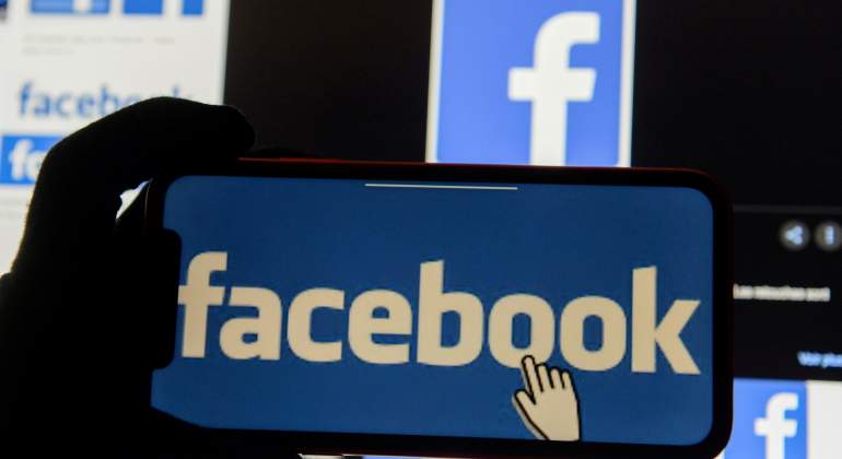 facebook-celular-reuters.jpg