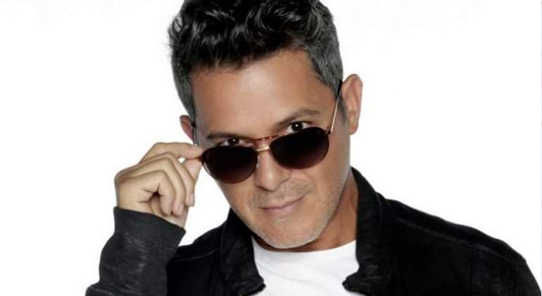 alejandro-sanz-gafas-770.jpg