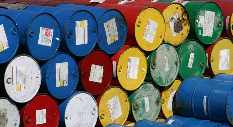 barriles-petroleo-colores-dreamstime.jpg