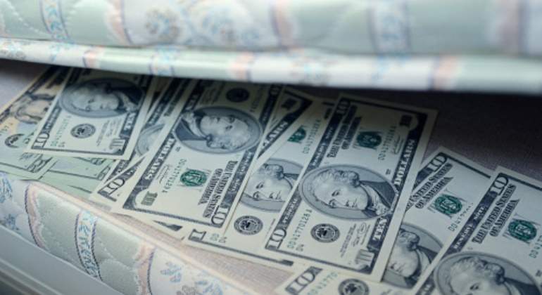 dolares-colchon.jpg