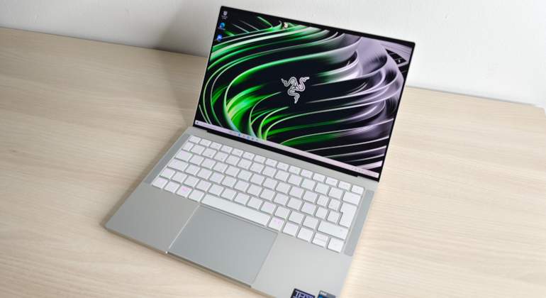 razer-book-6.jpg