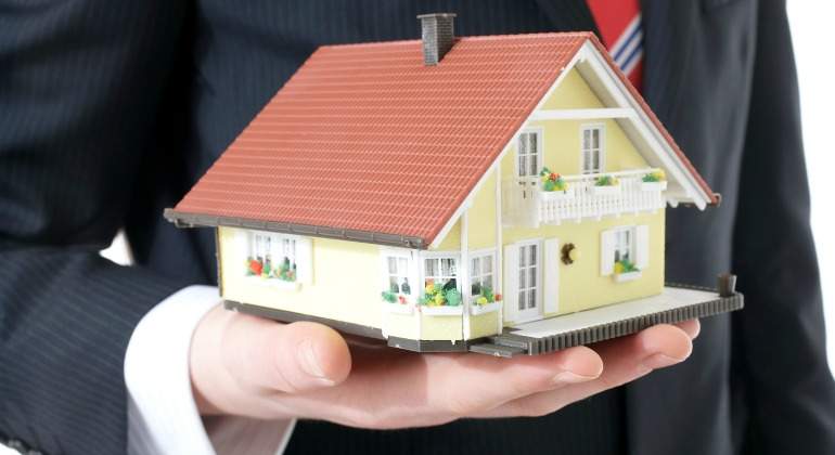 casa-mano-dreamstime.jpg