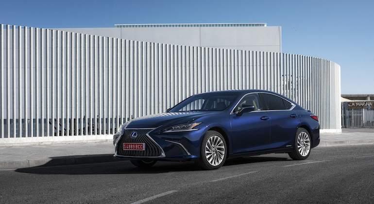 lexus-es-300h-estatica-delantera.JPG