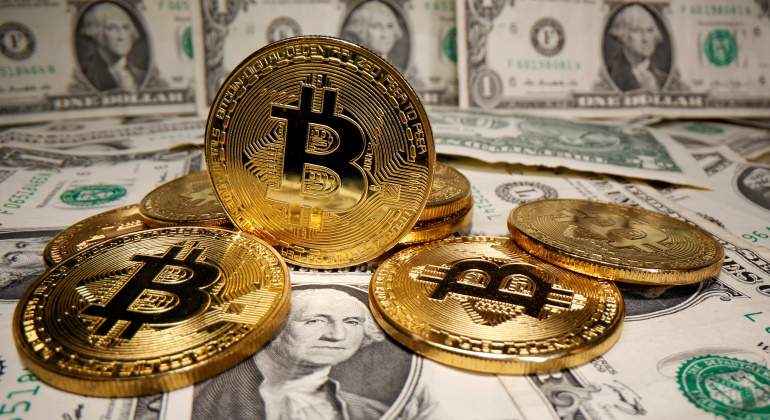 bitcon-dolares-reuters.jpg