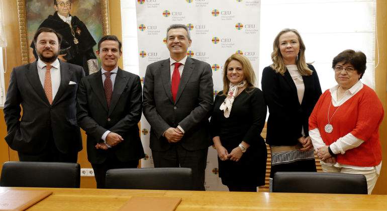 Firma-Convenio-CEU_Signe111111111111.jpg