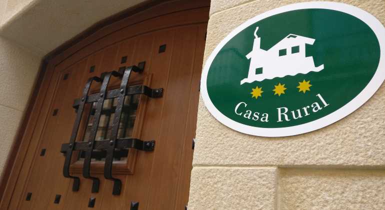 casa-rural-puerta.jpg