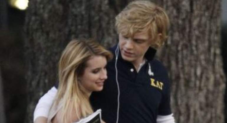 emma-roberts-evan-peters.jpg