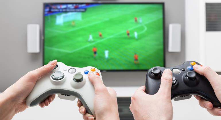 videojuegos-mandos-television-770-dreamstime.jpg