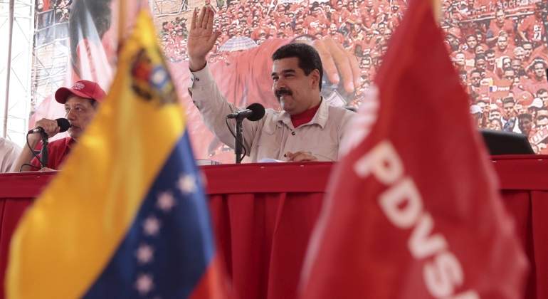 maduro-bandera-pdvsa-reuters-770x420.jpg