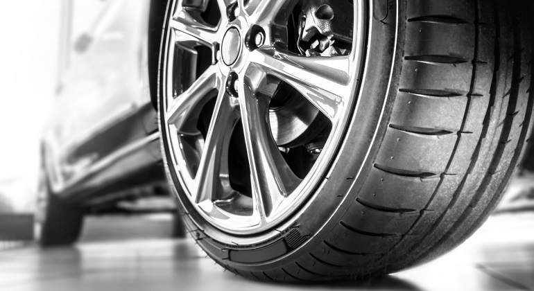 Llanta-y-neumatico-de-un-vehiculo-iStock.jpg