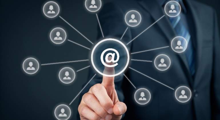 email-marketing-dreamstime.jpg
