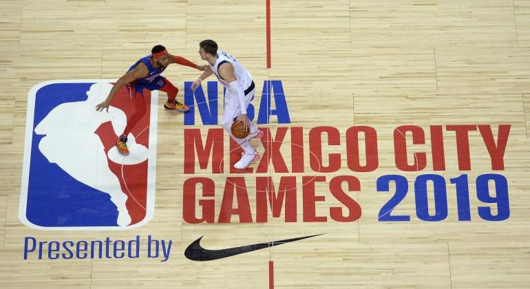 doncic-brown-mavs-pistons-nba-mexico-2019-reuters.jpg