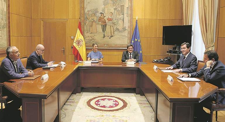 Mesa-de-dialogo.jpg