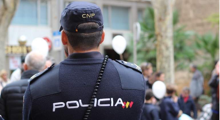 agente-policia-recuerso-ep.jpg
