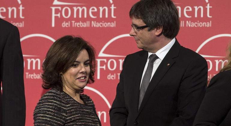 santamaria-puigdemont-rey-efe.jpg