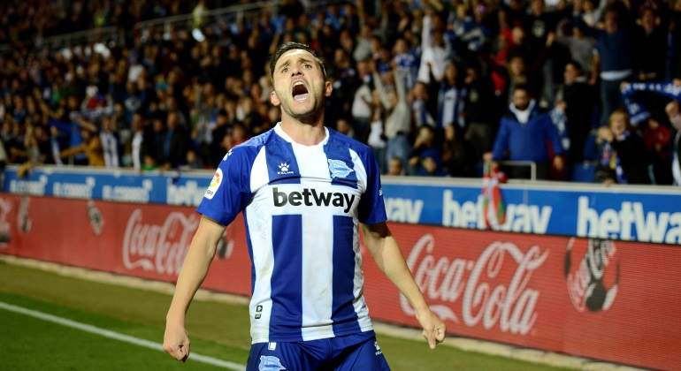 lucas-perez-celebra-alaves-atletico-efe.jpg