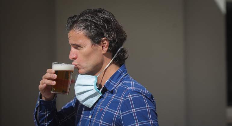 cerveza-trago-mascarilla-ep.jpg