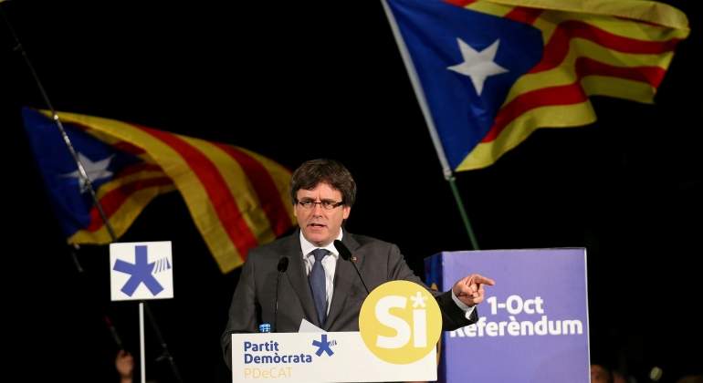 puigdemont-cataluna-banderas-septiembre2017-reuters.jpg