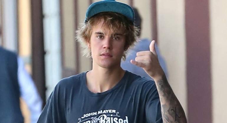 justin-bieber-sustituye-rubia770.jpg